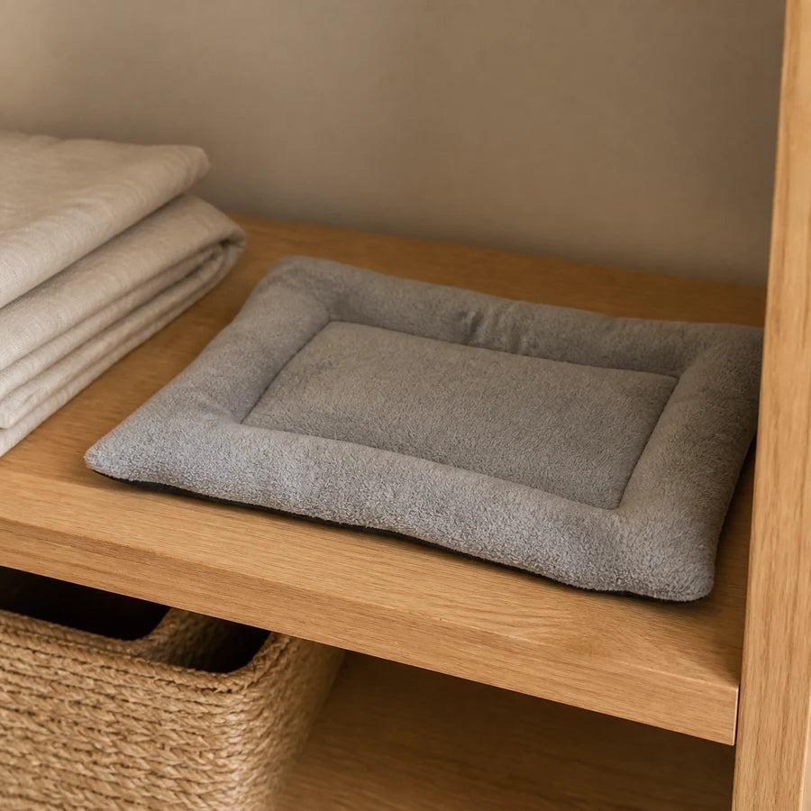 Grey · Small (40 × 30 cm) PETEE Little Nap Pad in a PETEE storage context